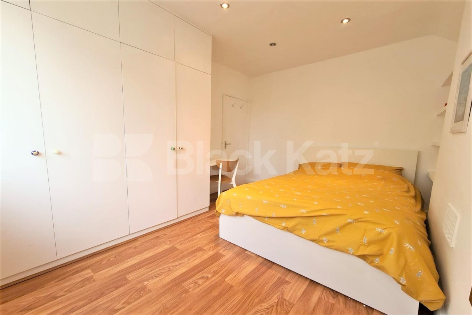 Top floor modern 1 bedroom property only a short walk away from Archway Station  Archway Road, Archway